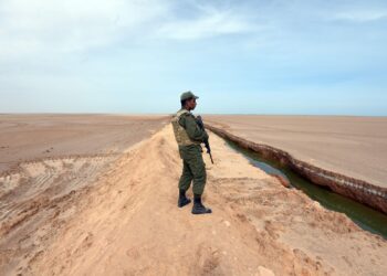 Arrestation de cinq étrangers qui tentaient de franchir illégalement la frontière tuniso-libyenne