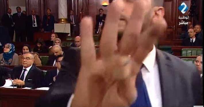 La TV Nationale dénonce : "Le geste du député Rached Khiari nuit à l'image du pays"