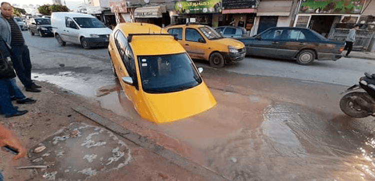 Sousse : Un taxi piégé dans un trou béant en pleine chaussée