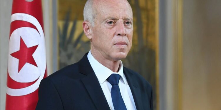 Zéro visite officielle à son compte : Kais Saied, est-il vraiment aviophobe ?