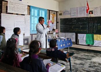 Qui cherche à saboter l'Éducation nationale ?