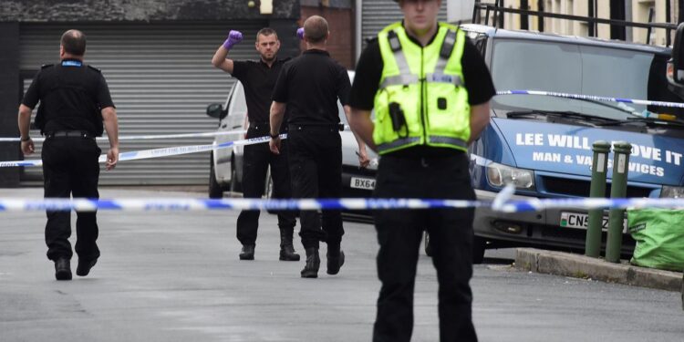 Londres: Un homme abattu par la police après avoir poignardé plusieurs personnes
