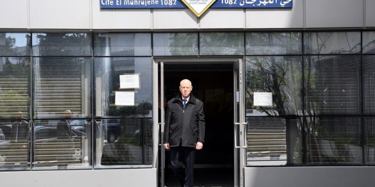 Populisme en temps de confinement : "Faites ce que je dis, ne faites pas ce que je fais !"