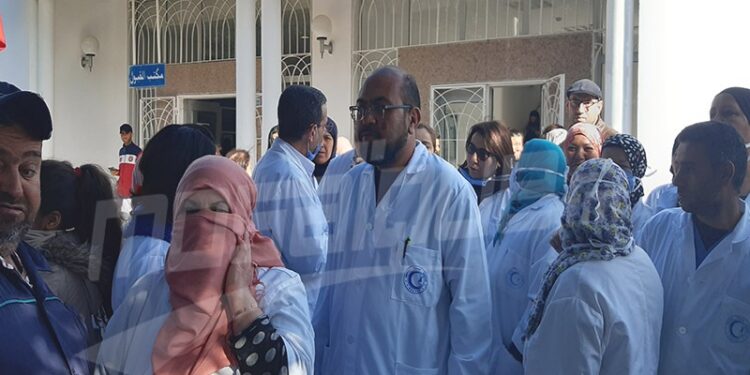 1er cas de Coronavirus : Cadre médical et agents du CHU Farhat Hached protestent