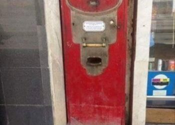 Surgis de nos enfances, les pèse-personnes de l'avenue