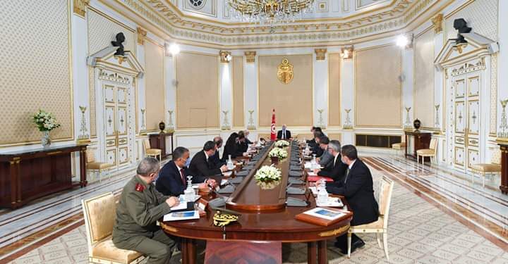 Tunisie : Le confinement total prolongé