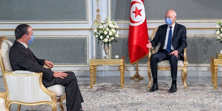 "Les masques vendus à 2 dinars pour un coût de 300 millimes", dénonce Kais Saied !