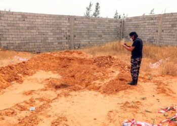 La Tunisie appelle à une enquête sur les charniers découverts en Libye