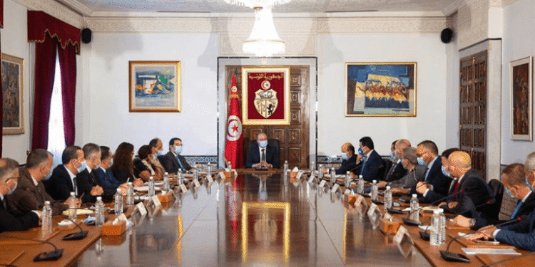 Fakhfakh promet digitalisation, transparence et réformes aux investisseurs étrangers