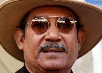 Rachat de l&rsquo;OM : "Je ne suis pas le porteur de valises des Saoudiens", affirme Ajroudi