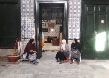 Au seuil du mausolée : Les vestales de Sidi Mahrez