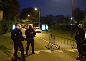 Professeur décapité en France : Neuf personnes dont deux parents d'élèves placés en garde à vue