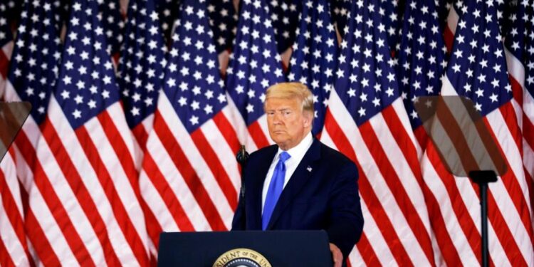 Election US : Trump revendique la victoire et accuse les démocrates de fraudes malgré le décompte en cours
