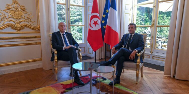 "Saied s'est engagé à faciliter l'expulsion de plusieurs Tunisiens de France", selon Le Parisien