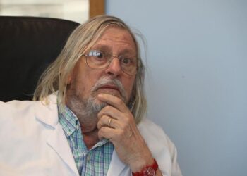 France : Didier Raoult poursuivi par l’Ordre des médecins pour charlatanisme !