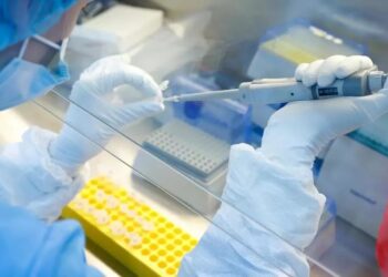 Covid-19 : Les essais d'un vaccin chinois suspendus au Brésil après un "incident grave"