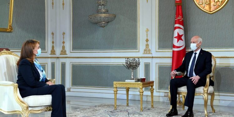 Kaïs Saïed reçoit la maire de Tunis, Souad Abderrahim