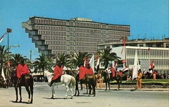 Années 1970 : L'incontournable silhouette de l'hôtel du Lac