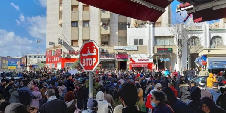 Au Bardo, les protestataires empêchés de se rapprocher de l'ARP