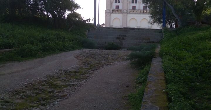 A Carthage, l'Arche bleue est à l'abandon
