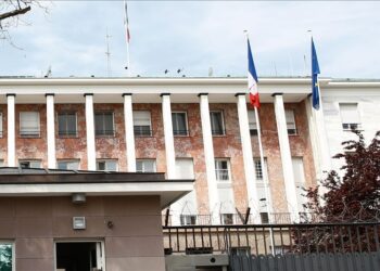 La France va rouvrir son ambassade à Tripoli