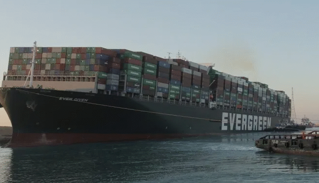 Egypte : L'Ever Given remis à flot, le trafic reprend au canal de Suez
