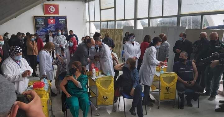Tunisie : Des professionnels de la santé refusent la vaccination