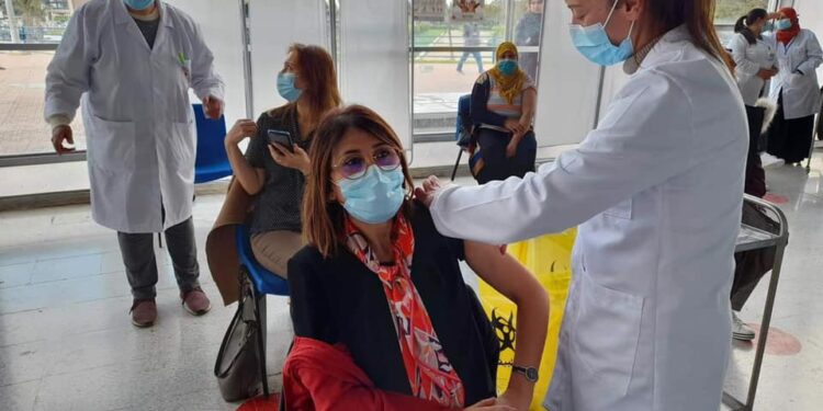 Tunisie - Coronavirus : 166 mille personnes vaccinées en un mois