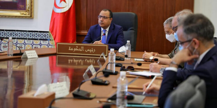 Tunisie : Mechichi appelle &agrave; vacciner les seniors chez eux