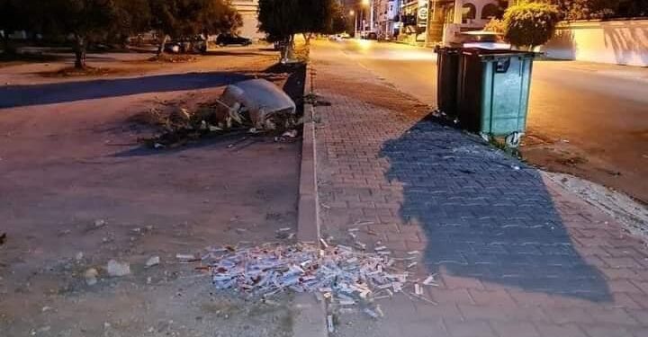 Sousse : Les déchets des tests rapides au bord de la route !