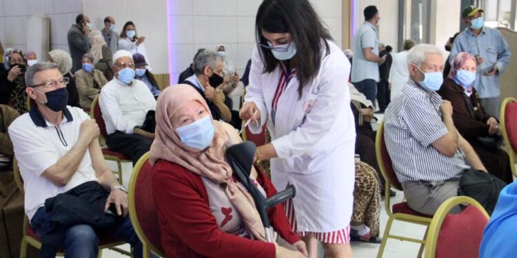 Vaccination de la moitié de la population d’ici fin octobre, la Tunisie lance le défi !