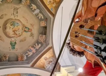 Le violoncelle, la fresque et le photographe