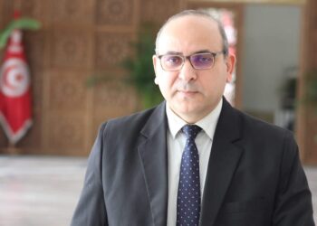 Sans salaire, Abdellatif Aloui met ses livres en vente pour "subvenir aux besoins de sa famille"