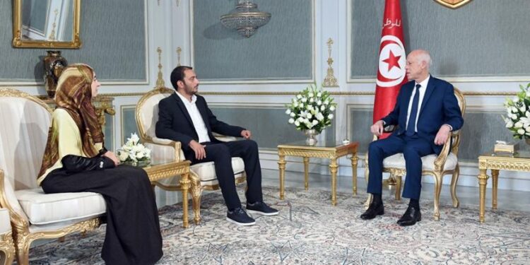 Ayari à Saied : "Oui, vous n’êtes pas à la place d’un élève, mais d’un mendiant !"