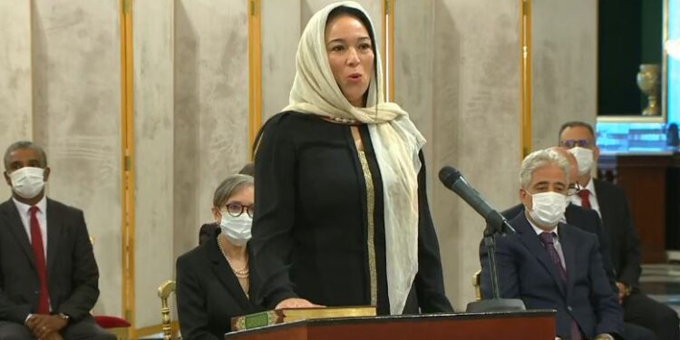 Tunisie : Amel Moussa Belhaj, une écrivaine ministre de la Femme