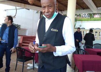 A l'Amphitrite, avec Mabrouk, le doyen des maîtres d'hôtel