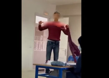 Expulsion d&eacute;finitive d'un &eacute;l&egrave;ve pour avoir jet&eacute; des sous-v&ecirc;tements sur son professeur