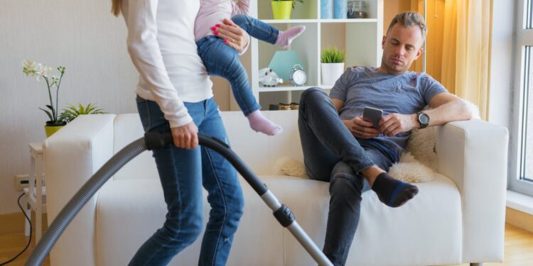 Tunisie : Les femmes passent jusqu’à 12 heures par jour dans le travail de soin non rémunéré