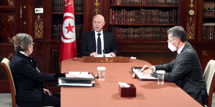 Crise à Sfax : Saied ordonne Charfeddine de trouver une solution immédiate