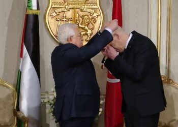 Kais Saied d&eacute;cor&eacute; de la plus haute distinction palestinienne par Mahmoud Abbas