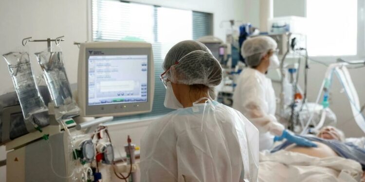 Covid-19 : Nouveau record de contaminations en France avec 200 mille cas en 24h