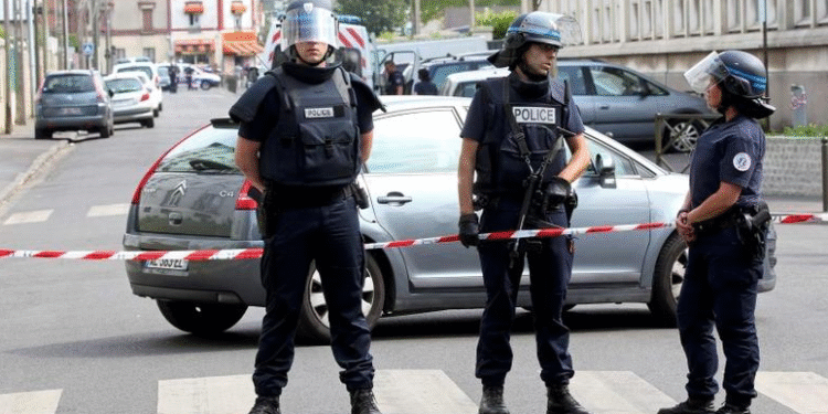 Prise d’otages à Paris : L’auteur, un Tunisien, selon des médias français