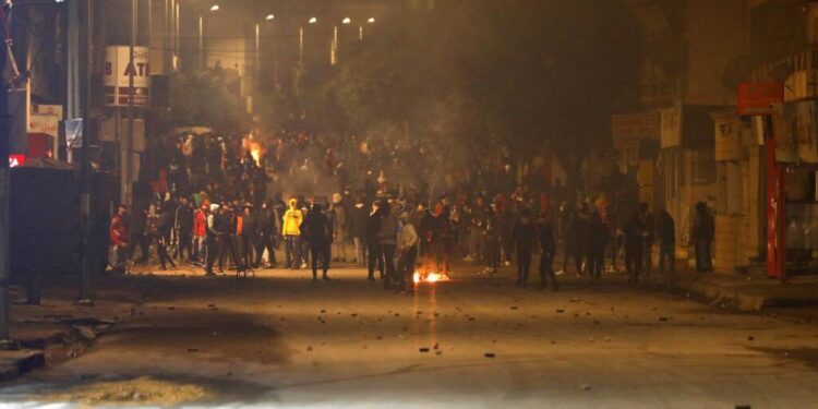 Tunisie : "Tous les indicateurs pointent vers une explosion sociale", selon le FTDES