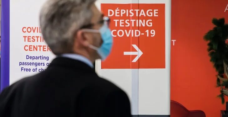 Test PCR obligatoire pour les voyageurs, même vaccinés, souhaitant se rendre en France