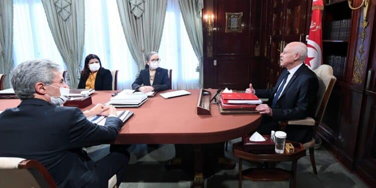 Tunisie : Le pr&eacute;sident Kais Saied d&eacute;ment la version fuit&eacute;e du PLF 2022