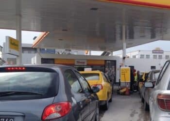 Tunis : Stations-service prises d'assaut et bient&ocirc;t &agrave; court de carburant