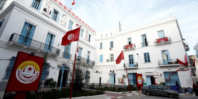 L&rsquo;UGTT appelle le gouvernement &agrave; retirer la circulaire n&ordm; 20