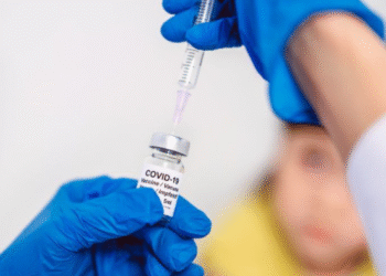 Tunisie : 903 enfants &acirc;g&eacute;s entre 12 et 14 ans vaccin&eacute;s en un mois