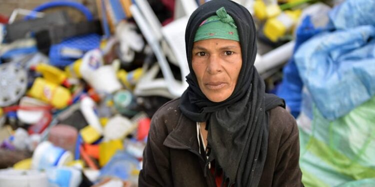 "365 Tunisiens" : Om Farah, glaneuse des villes