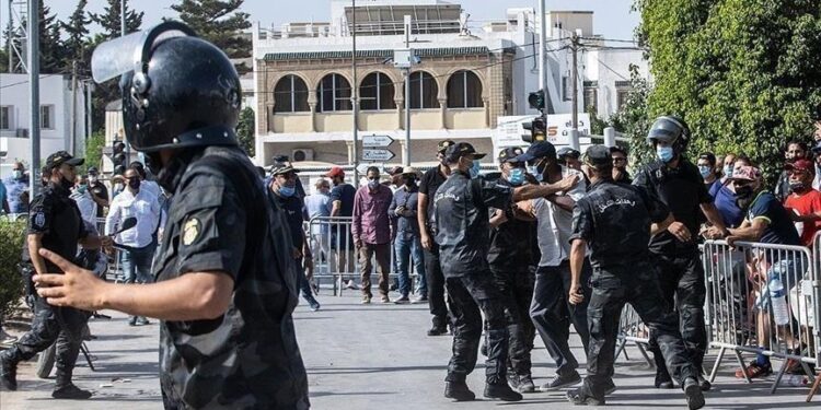 "Le manifestant décédé ne présente aucune trace de violence", selon le ministère public